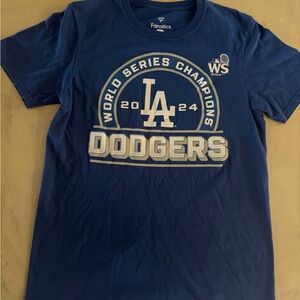 Mens La Dodgers 2024 World Series Champions Tee Signatures On Back Size Medium